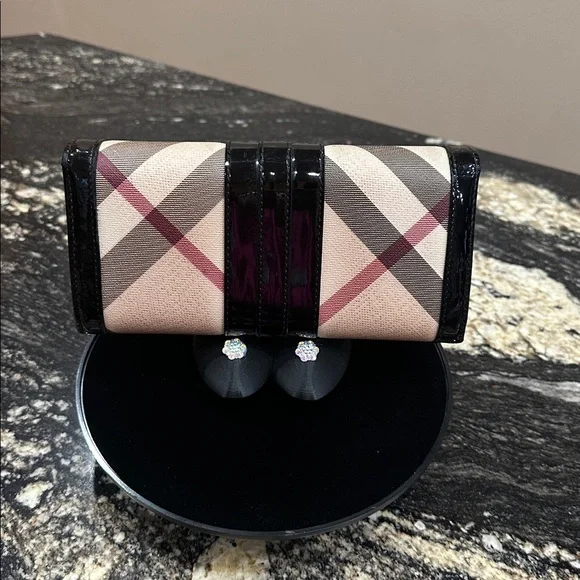 Burberry Black Novacheck Canvas and Patent Leather Penrose Continental Wallet - Picture 3 of 13